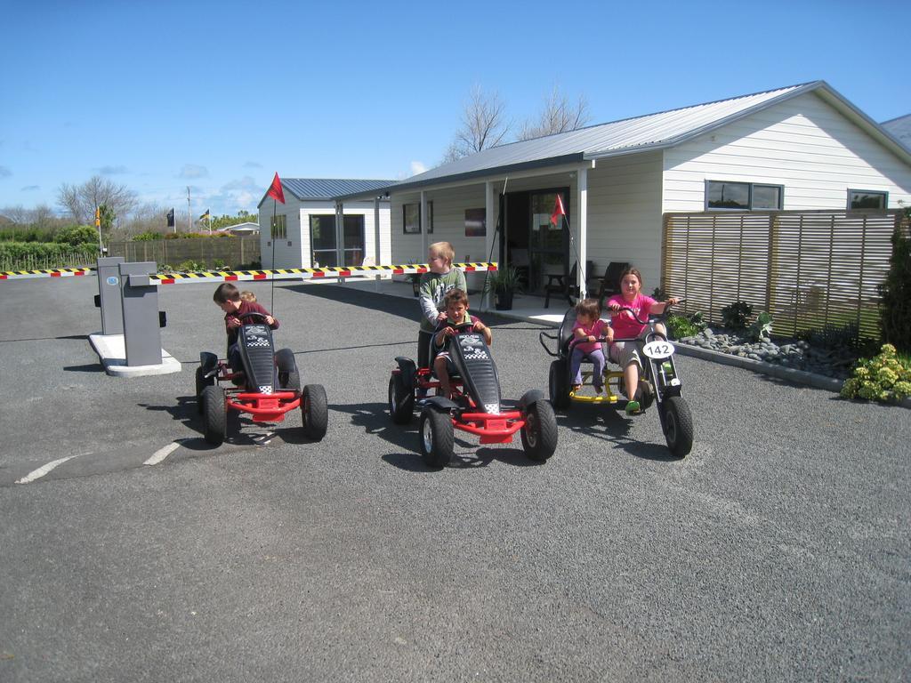 Port Waikato Holiday Park Zewnętrze zdjęcie